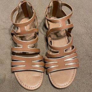 Like new brown sandals